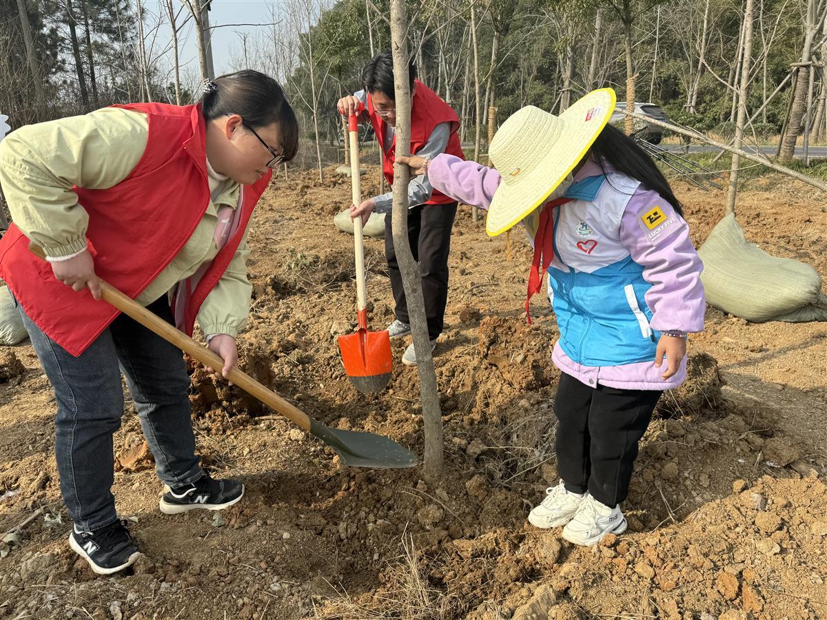 3月12日，應城市“攜手青春 共植青綠”特色志愿服務(wù)聯(lián)誼活動(dòng)現場(chǎng) 通訊員劉靜怡攝.jpg