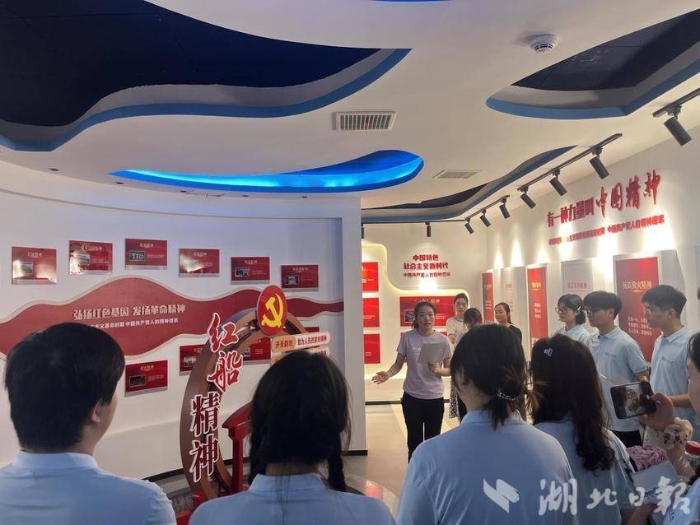 嘉魚(yú)縣2024年“暑假學(xué)堂”愛(ài)心托管班啟動(dòng)儀式暨大學(xué)生暑期社會(huì )實(shí)踐出征儀式成功舉辦(1).docx